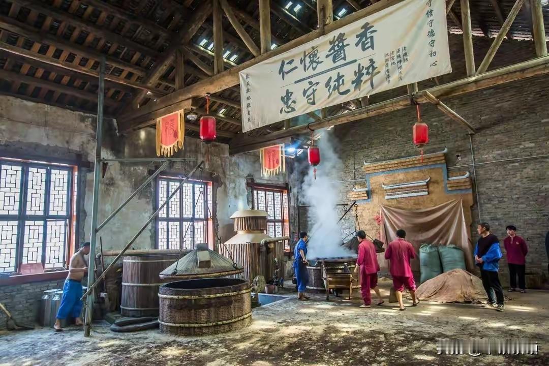 现在都说年轻人正在抛弃白酒,还真有点道理。中酒协数据显示,35岁以下年轻人在白酒