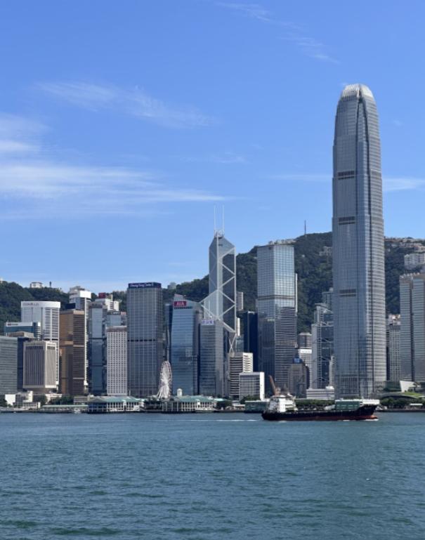 不得不佩服，中国的战略眼光，还是很敏锐的。说白了，这回中东一开打，全球都跟着