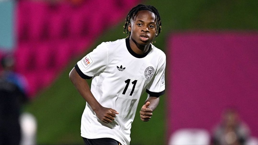 迈克表示在拜仁一线队的经历让他受益匪浅：“我学到了很多新东西。我正努力将这些新东