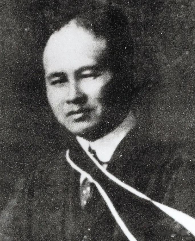 杨昌济先生在中国教育史上有着可圈可点的伟大贡献，因为他培育出三位杰出的人物，前二