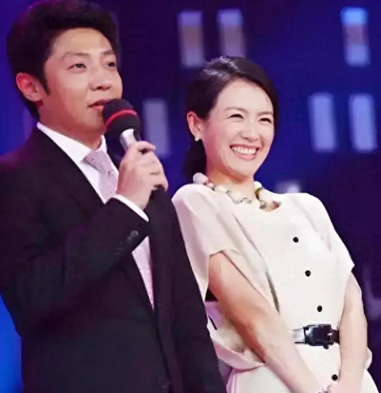其实当年章子怡对撒贝宁是明显很动心的，只是当时的章无法摆脱自己的父母和吸血的哥嫂