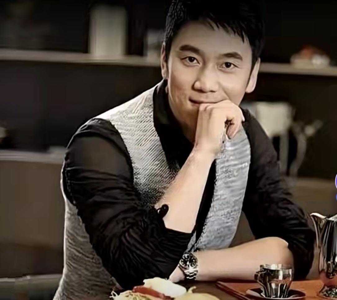 当年唱《爱情鸟》的林依轮，现在玩资本比唱歌狠多了！两口子闷声发大财的教科书。