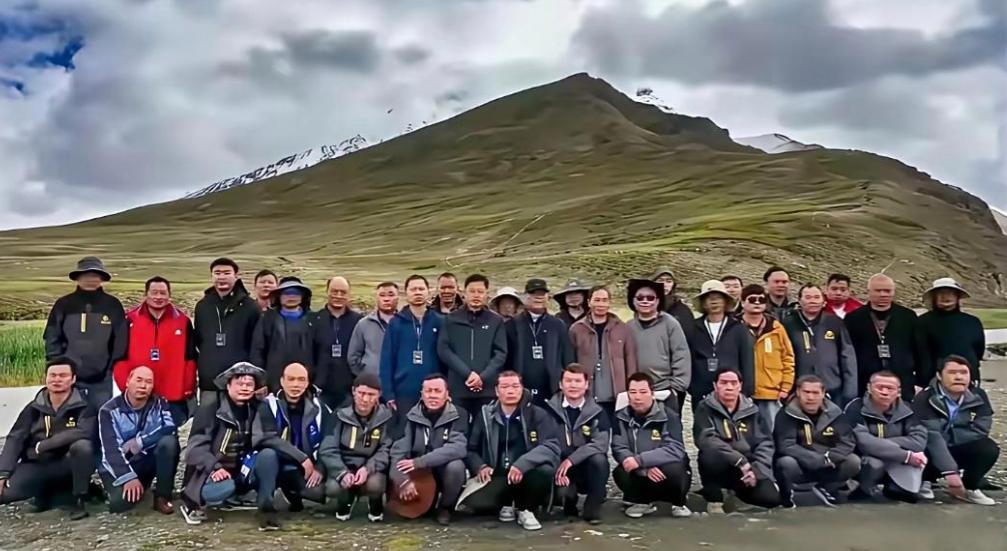 这就是喜马拉雅“炸山团队”，有整整40人！这么大的团队，来针对喜马拉雅山脉进