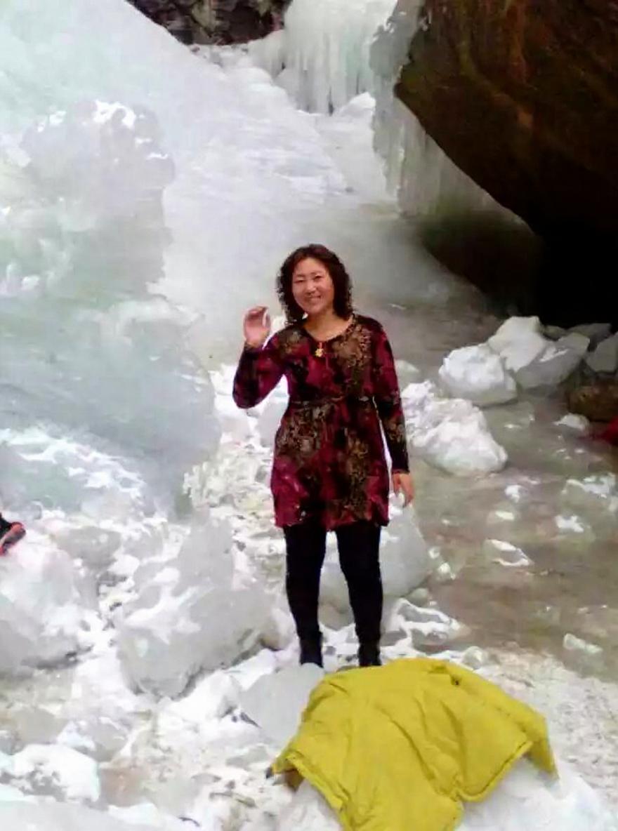 此联太难，无人对上，才思泉涌的你不妨试试！上联:春夏秋冬四季雨.下联:诗友请