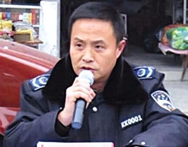 2016年，贵州一局长被双规，录指纹时却发现，他竟是18年前灭门惨案的凶