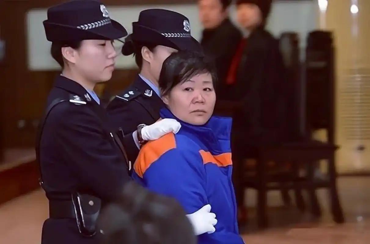 2014年，陕西一家医院的产科主任张淑侠，因贩卖7名婴儿被判处死刑。直到最后，她