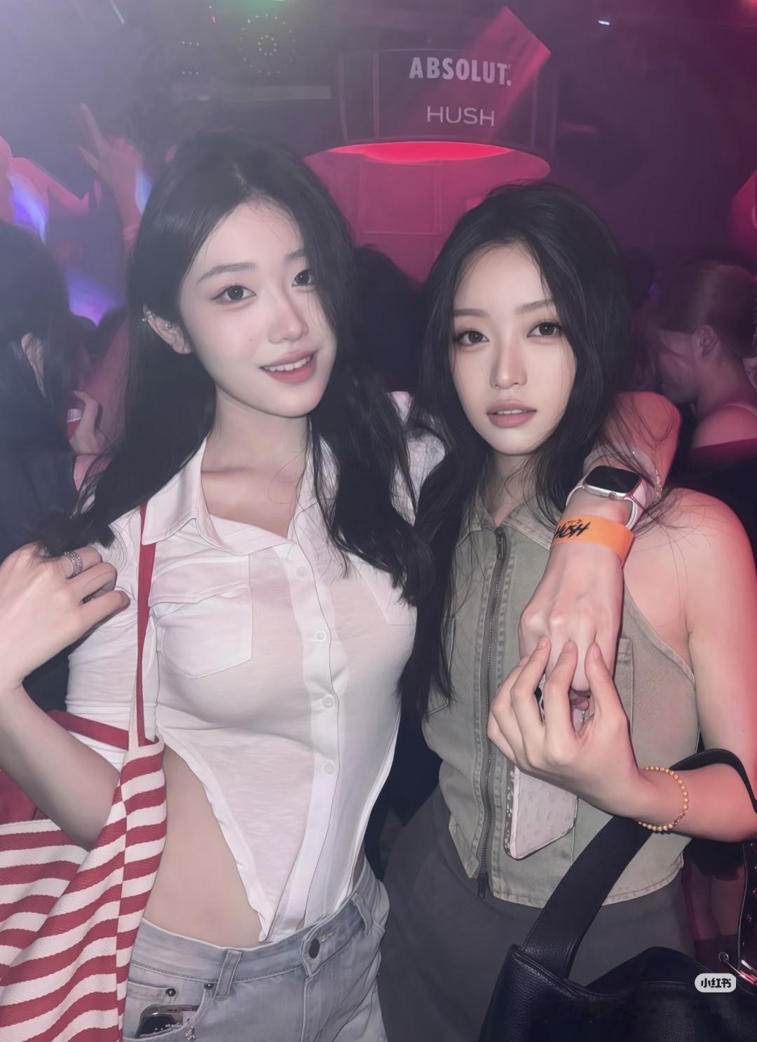 这衣服好看不，但是上厕所方便吗？