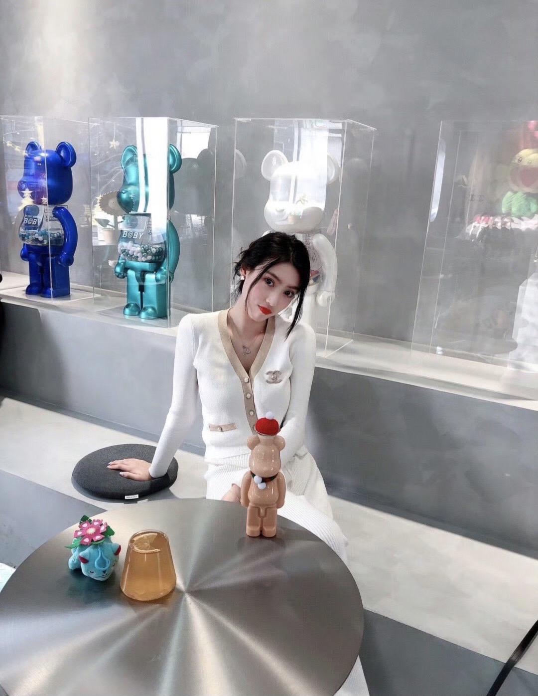 做自己的光，无需借谁的光。上热门甜妹穿搭御姐