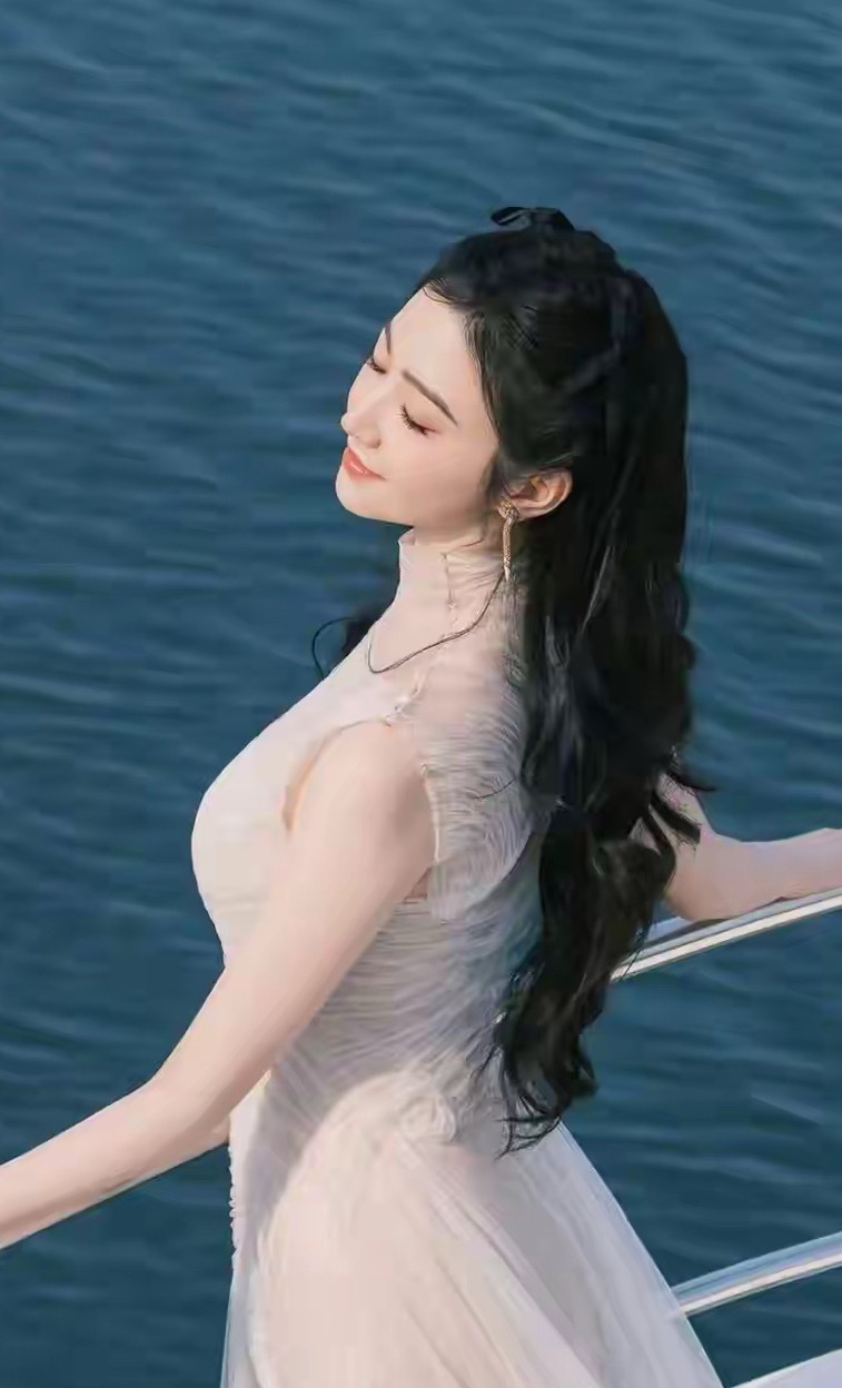 景甜也真是个神奇的存在，这么锤都没塌房，要是别人早就被封杀了，景甜不仅没塌房没被