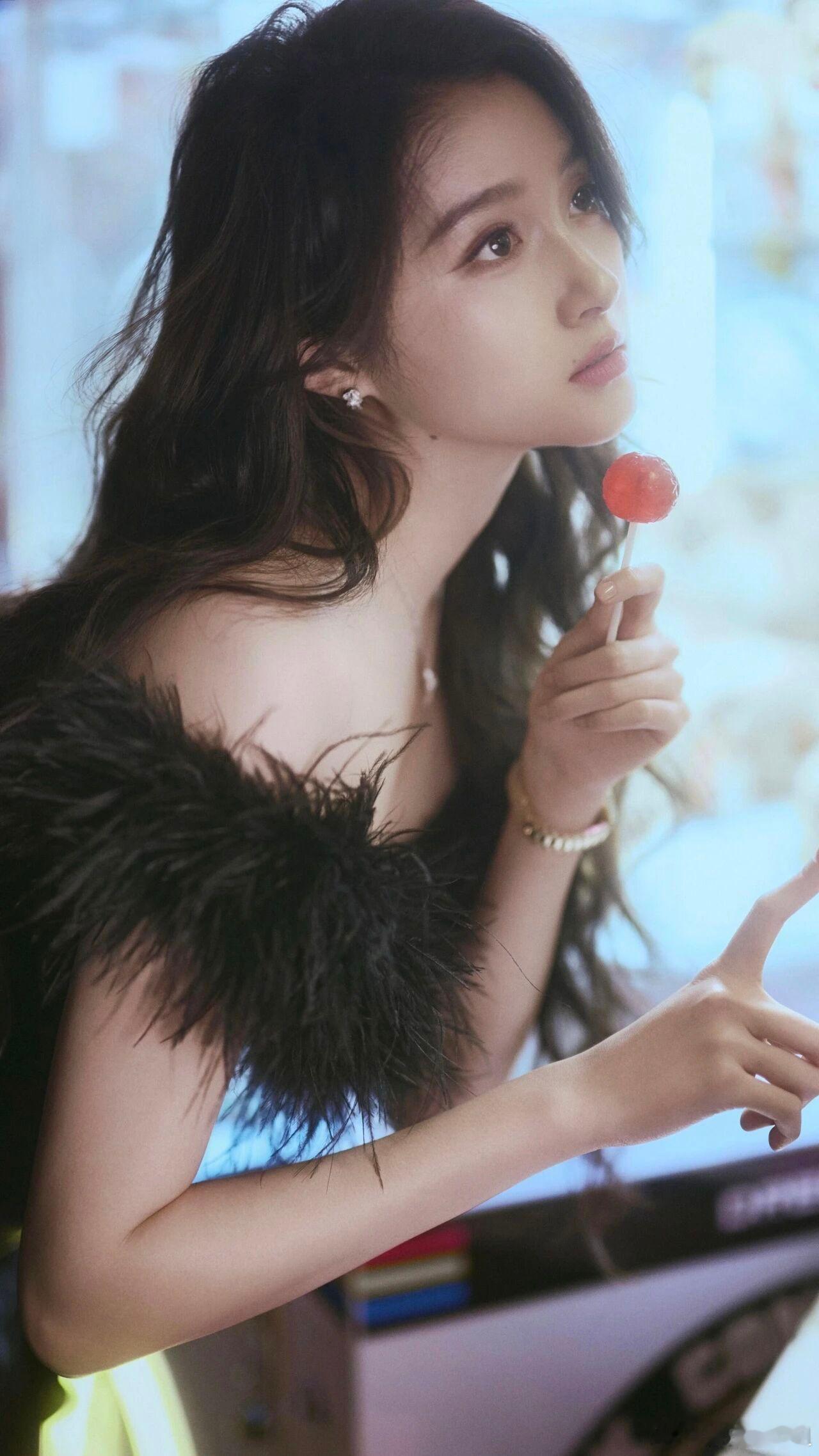 关晓彤19岁的7年不管多大，关晓彤妹妹未来都会未来可期的！！！