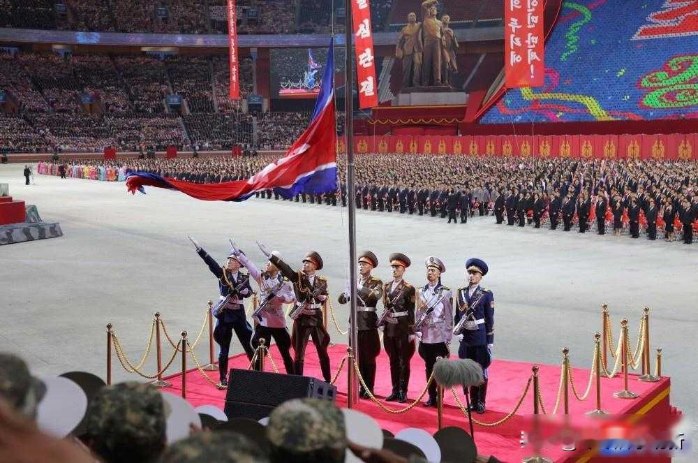 平壤夜宴，四国同框，谁在暗中布局？十月头几天，中国高层到了平壤，没歇着，直接
