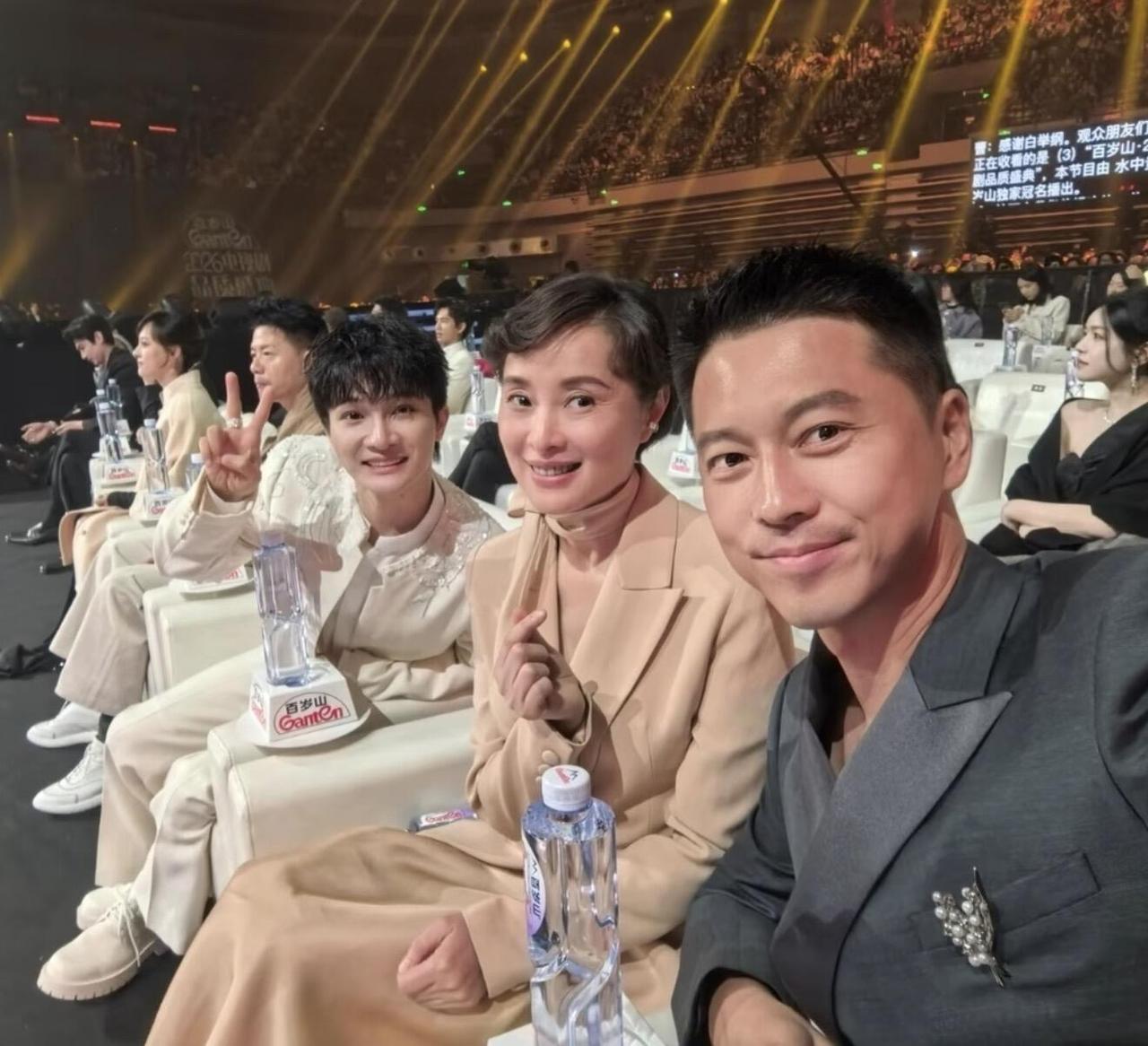 一、谣言内容（2026年4月）营销号编造：-王雷是大连船王独子，家