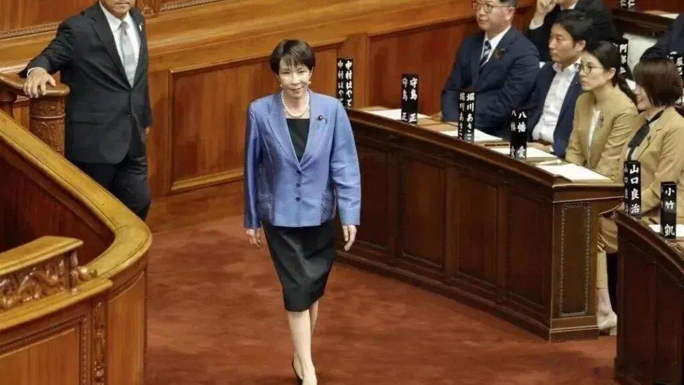 凤凰新闻【高市早苗上台后，中国的第一次强烈抗议】如果我没记错的话，这是高市早苗上