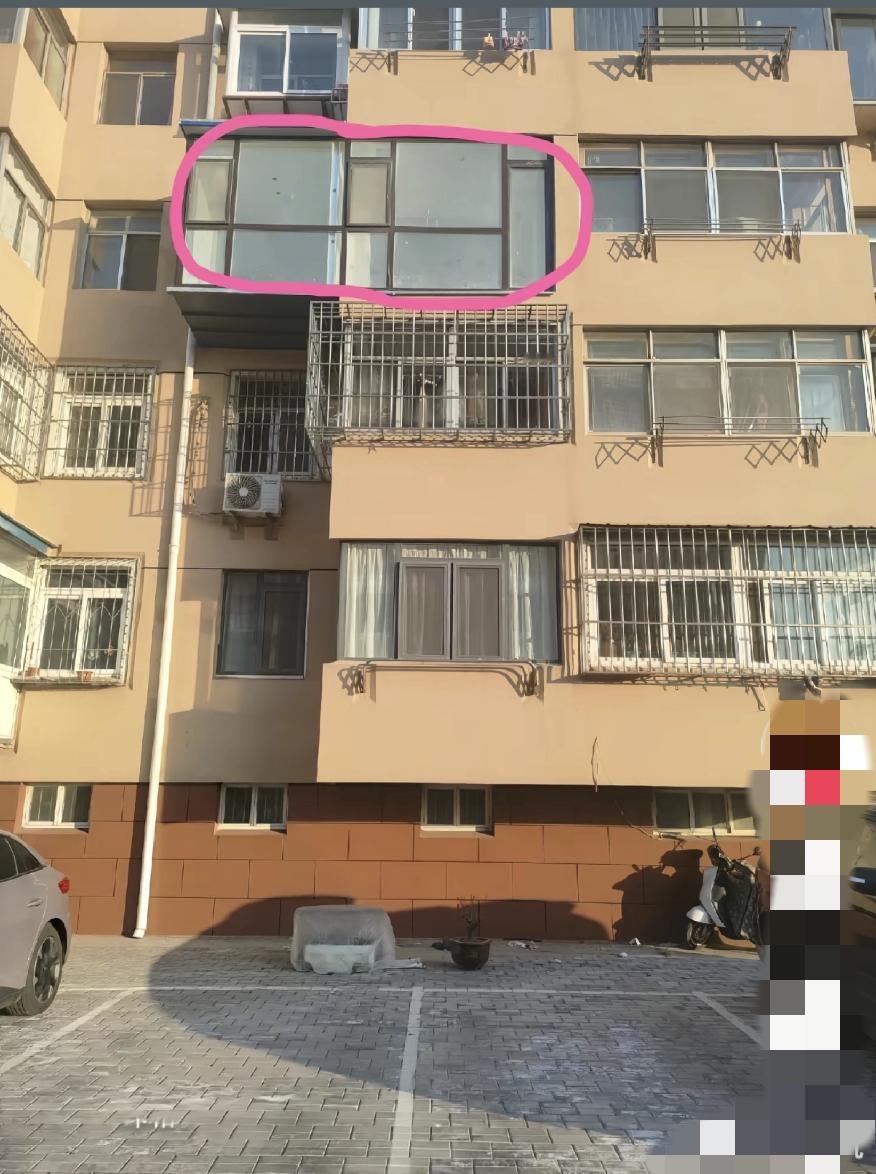 扩出两三米，看着也挺实用，邻居不反对也行。