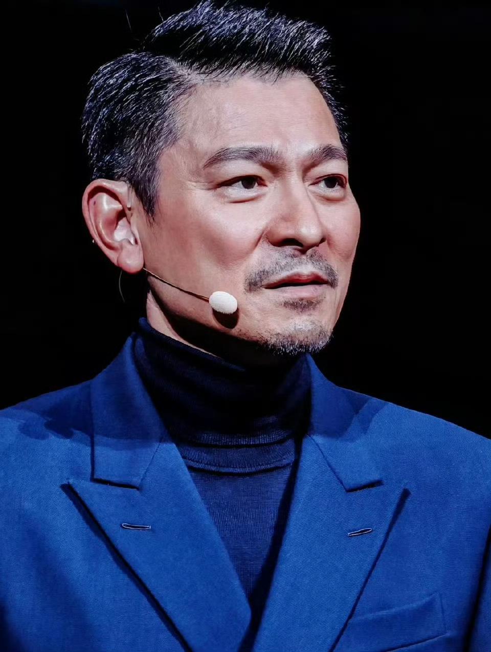 刘德华生图，他就怎么没有抬头纹呢？不可思议！