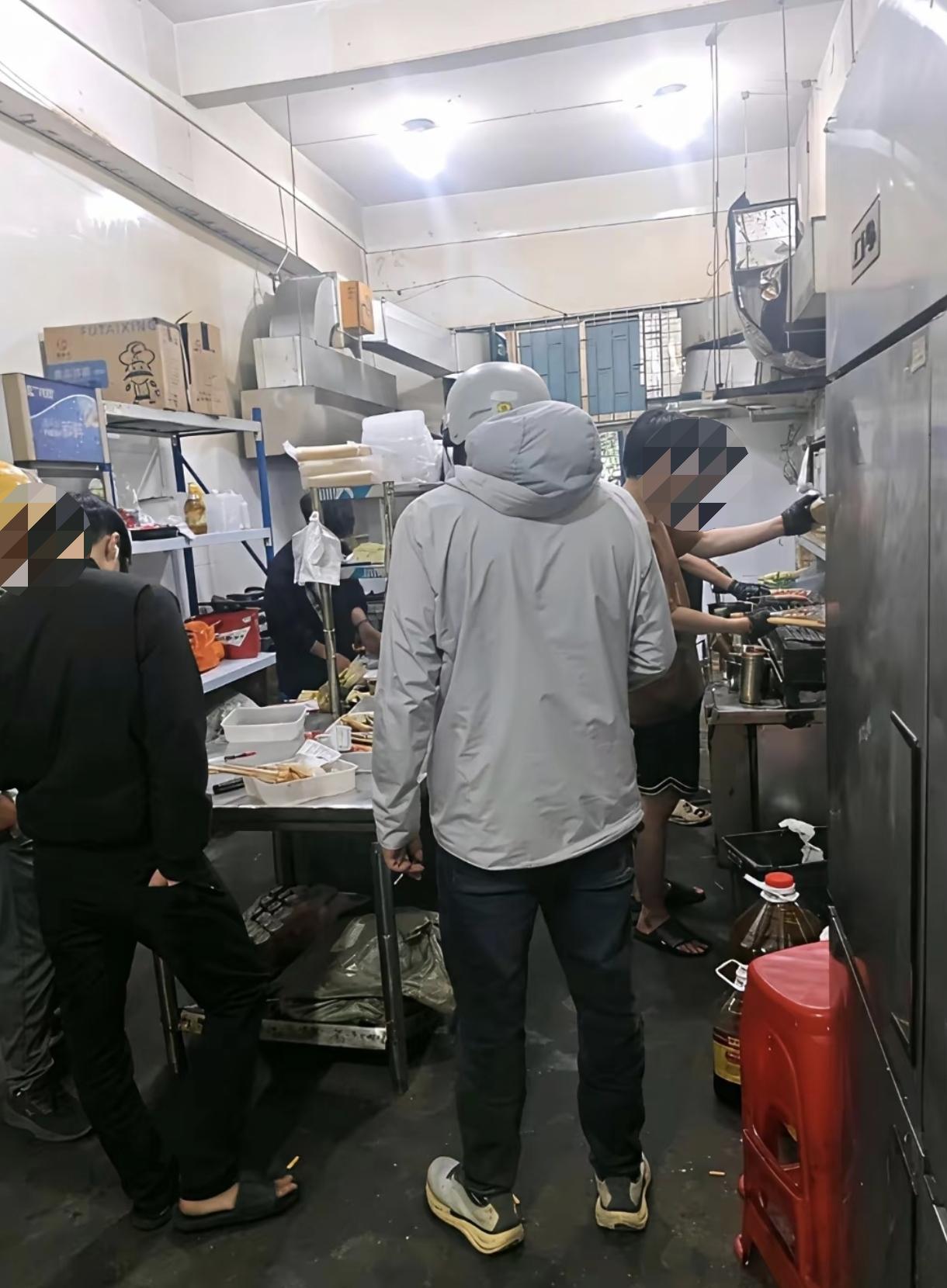 烧烤没有门店的都是速冻无鲜肉的，能采购什么半成品，全靠卖家良心。跑过众包的都知道