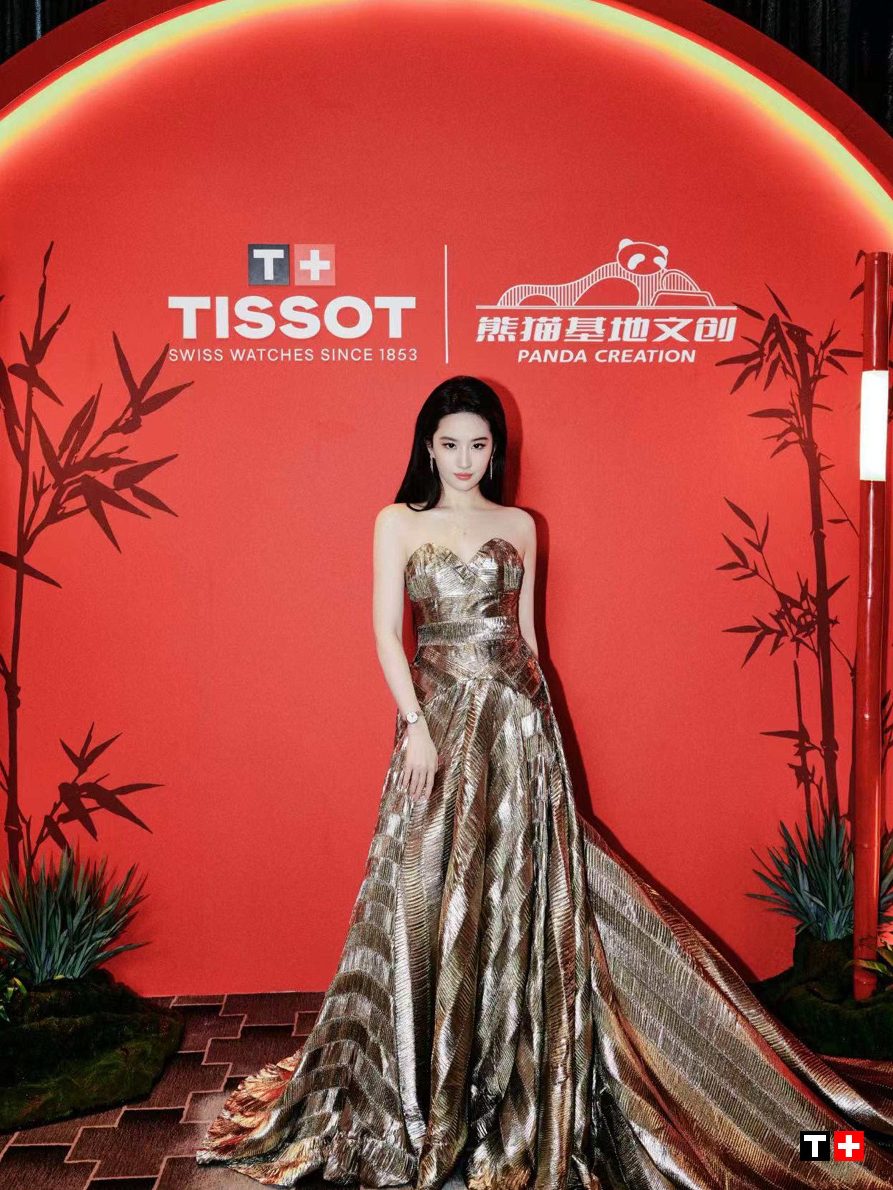 腕表配美人，刘亦菲的两套造型优雅又美丽🖤​