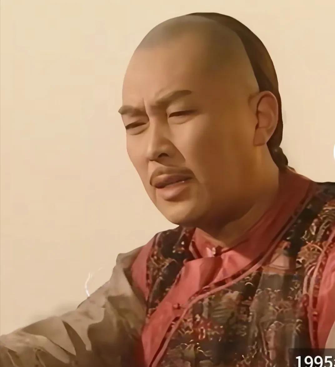 演员唐国强说：“说男演员是奶油小生的这种说法，其实就是个玩笑话，这里面还有个很有