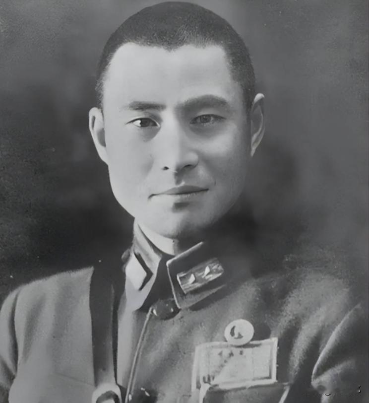 1943年，黄维见军粮发霉还掺着砂石，给何应钦的办公室寄去了一袋，何应钦大怒，派