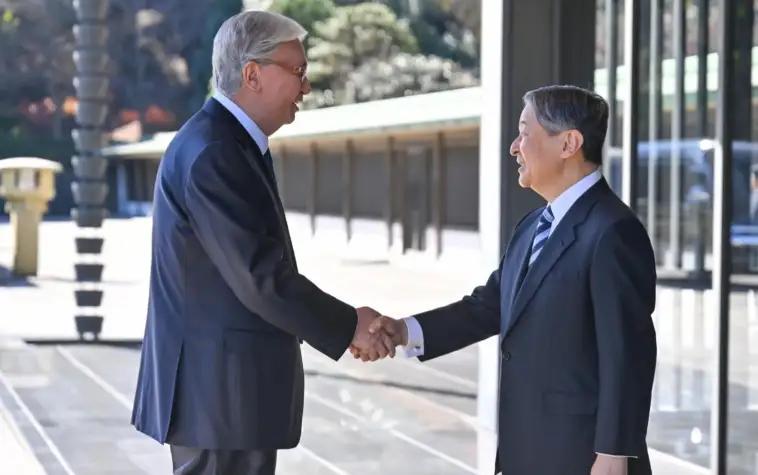 最近一段时间，哈萨克斯坦总统托卡耶夫总是带着其他中亚四个小国领导人到处出风头！到