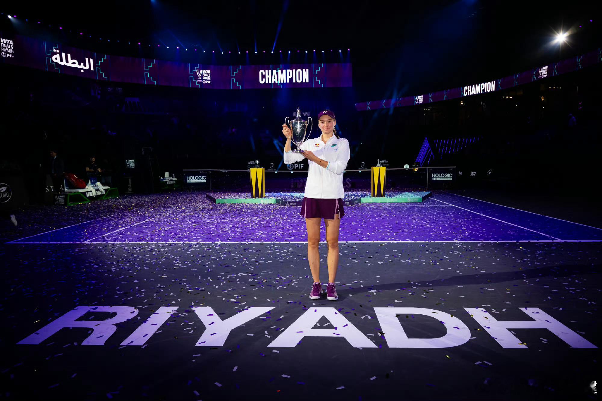 现役WTA单打冠军数：49大威廉姆斯30沃兹尼亚奇25斯瓦泰克21阿扎伦