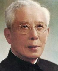 1993年，92岁的前北大校长周培源晨练回家后，对着妻子说：“我爱你！”妻子回看