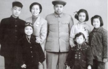 1985年，许世友下葬后，61岁的妻子田普做出了一个惊呆所有人的决定，亲儿子想接