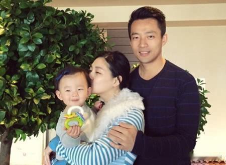 不对比不知道一对比吓一跳同样一个男人面对一婚媳妇和孩子再看二婚媳妇和孩