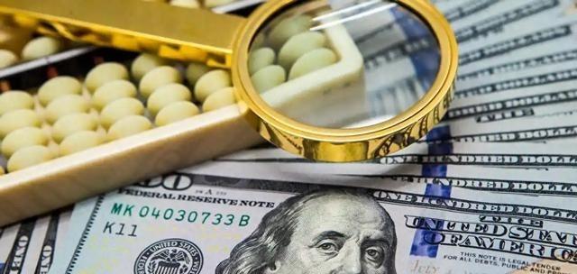 中国抛售美债，只是普通的金融操作？错了！真相是，我们正踩着俄罗斯3000亿资