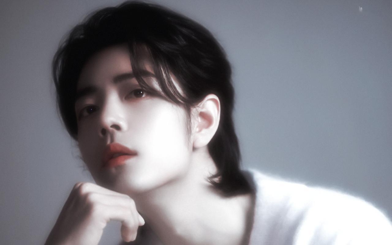 ——ʚ₁₀₀₅ɞ——肖战我把喜欢写进风里，风到之处，人人一皆知我爱你。肖战肖