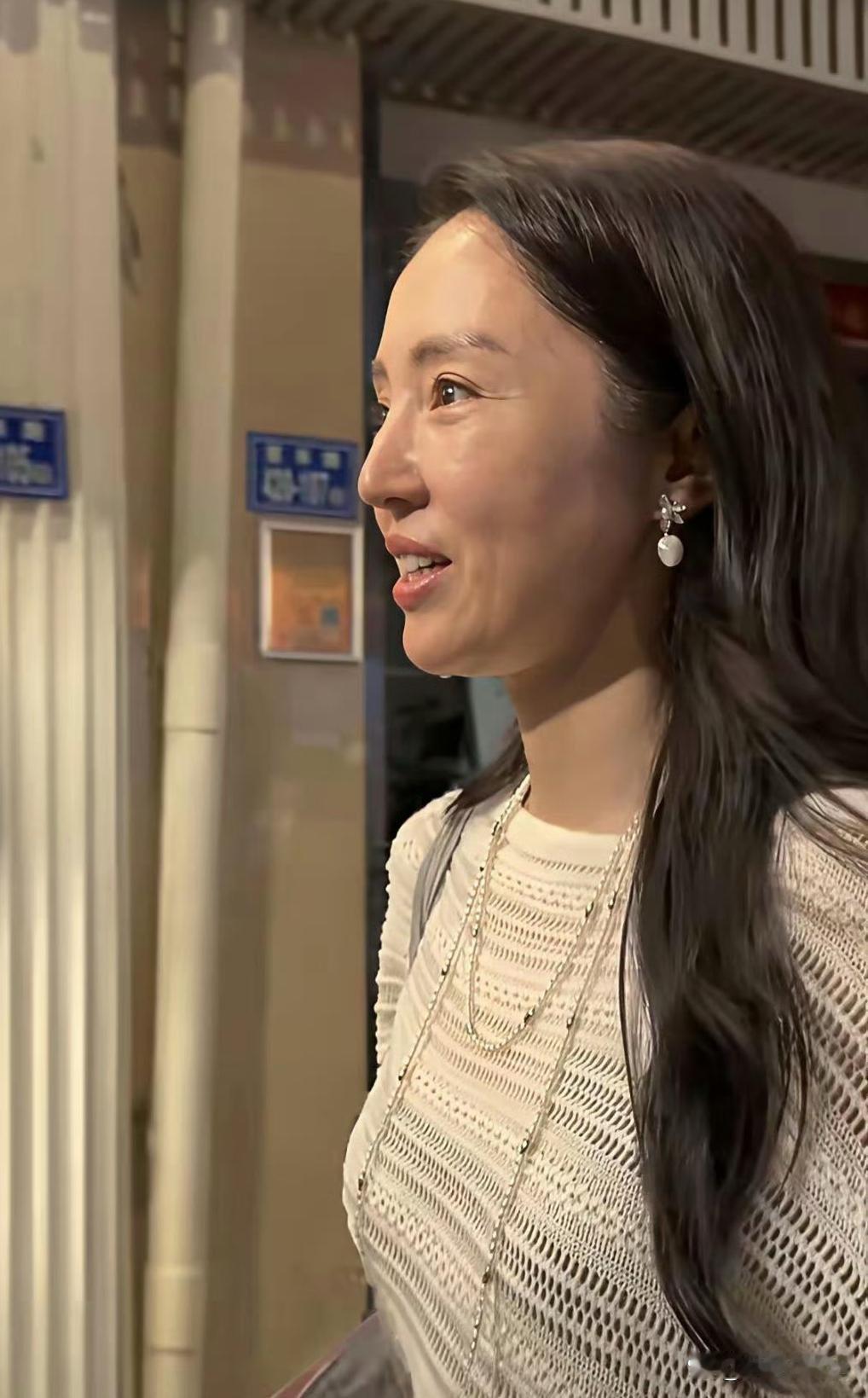 董璇素颜长这样？原来女明星不美颜跟普通人没多大区别