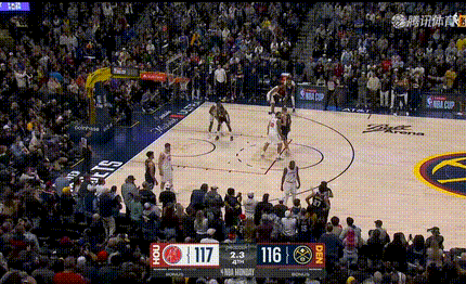 戏剧性！裁判太敢吹了！今天掘金队主场对阵火箭队的比赛，最后8秒，申京单打琼斯
