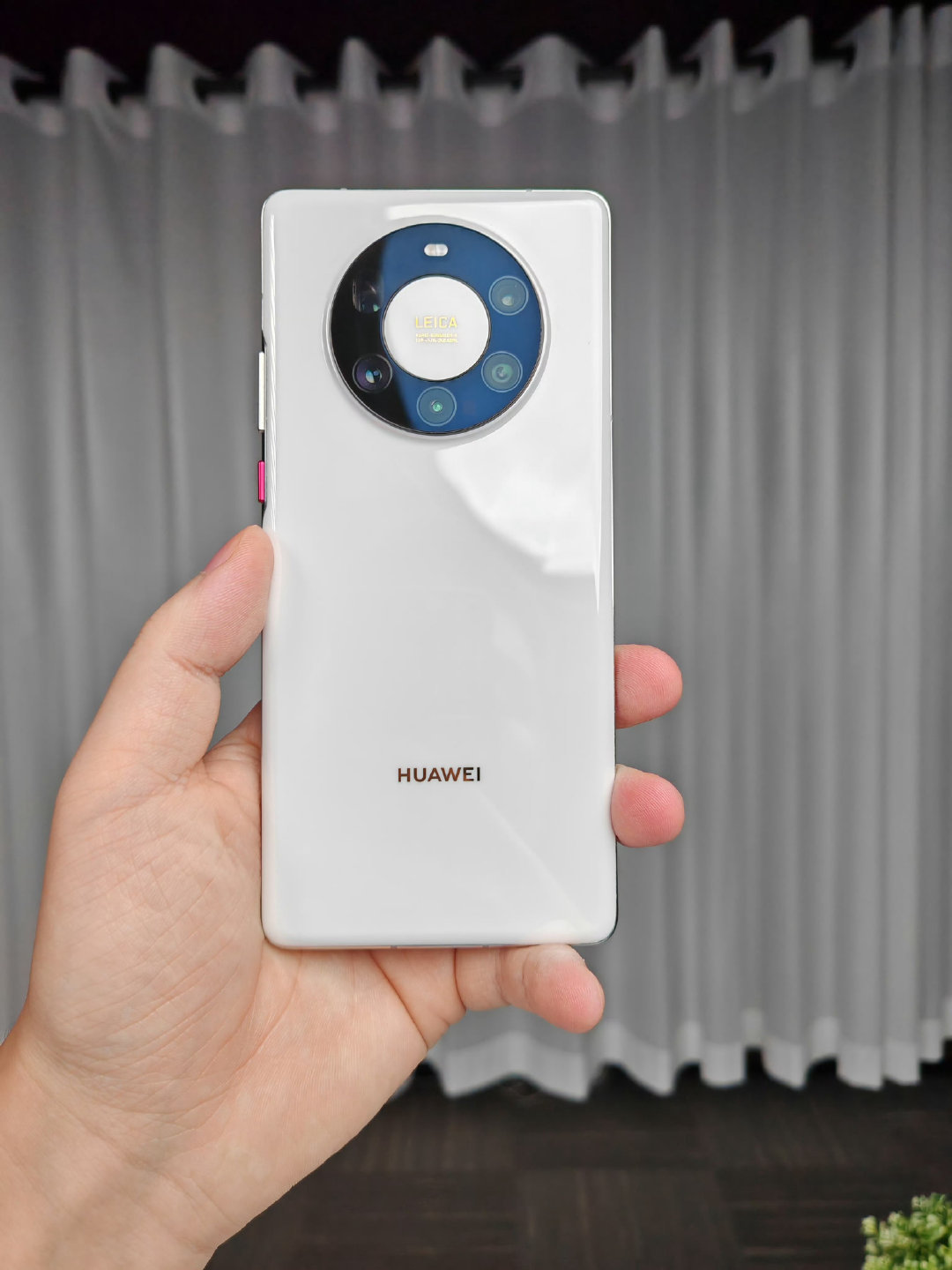 来自的照片白陶瓷温润细腻黑陶瓷优雅深邃配合金标logo我的评价是：无与伦比，独