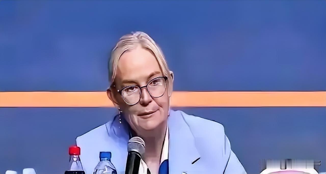 气着了！索林主席明显不高兴。​澳门冠军赛马上开始，国乒这么不给力，女乒世一