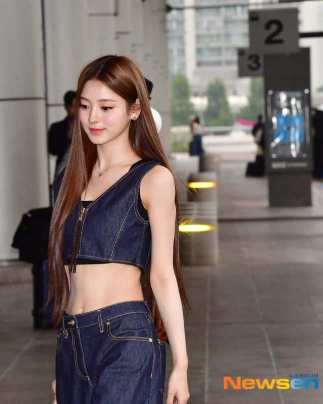及腰长发怎么不好看了发质好的及腰长发就是美貌的部分💫​​​