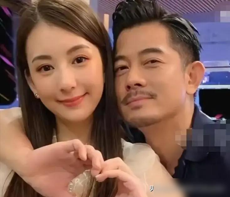 之前郭富城在直播和鲁豫的节目里，夸方媛半夜给自己煮面，还说她懂分寸不蹭自己流量。