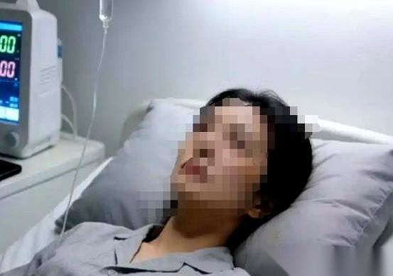 女孩攥着重度抑郁的诊断书，对面的男人咬着牙，只肯掏1万块钱。就在几个月前，这个