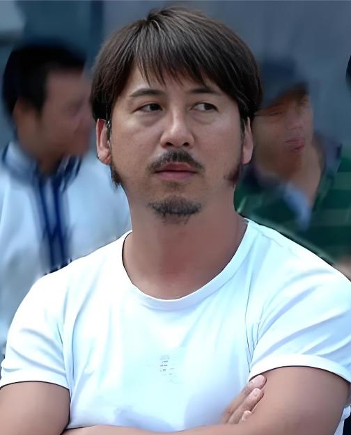 1999年，曹荣筹备拍摄《西游记后传》，一开始就定好了让六小龄童来演孙悟空，哪想