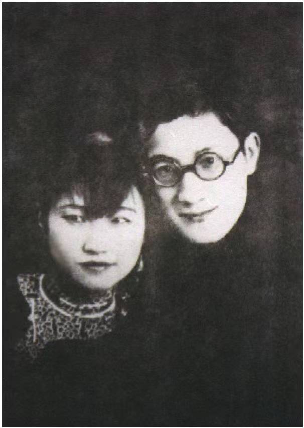 1931年12月，徐志摩的葬礼上，陆小曼对着张幼仪大喊:“你不懂我的摩，快把寿衣