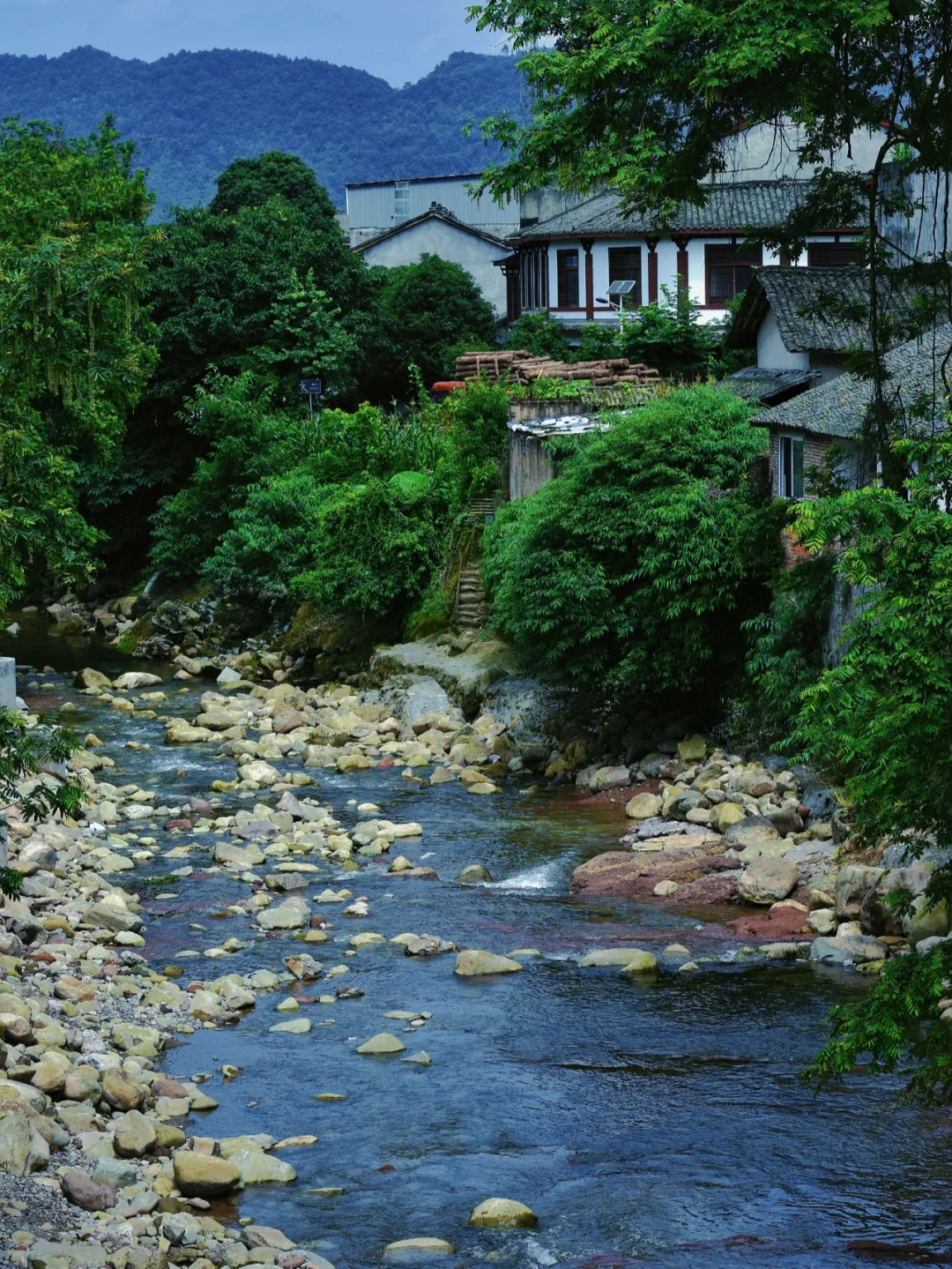 不出大成都，清凉玩水顶流小镇