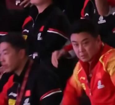 激情四射！梁靖崑惊天逆转，王皓教练泪洒赛场——揭秘国乒男队背后的压力与挑战