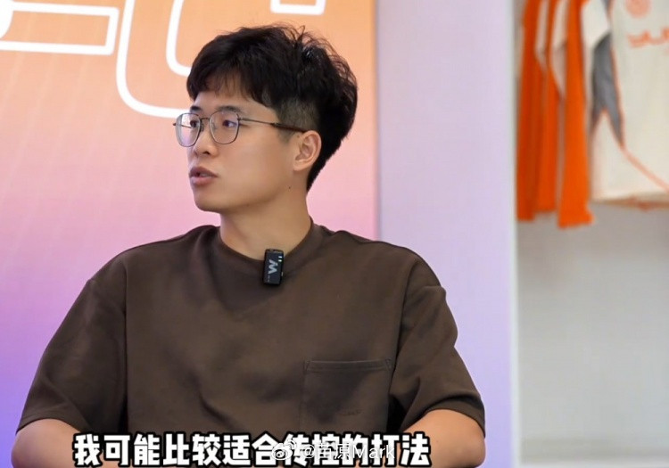 中超联赛段刘愚在玉昆TV聊转会、战术、吃喝、视力——“也是领导托人联系的我，说