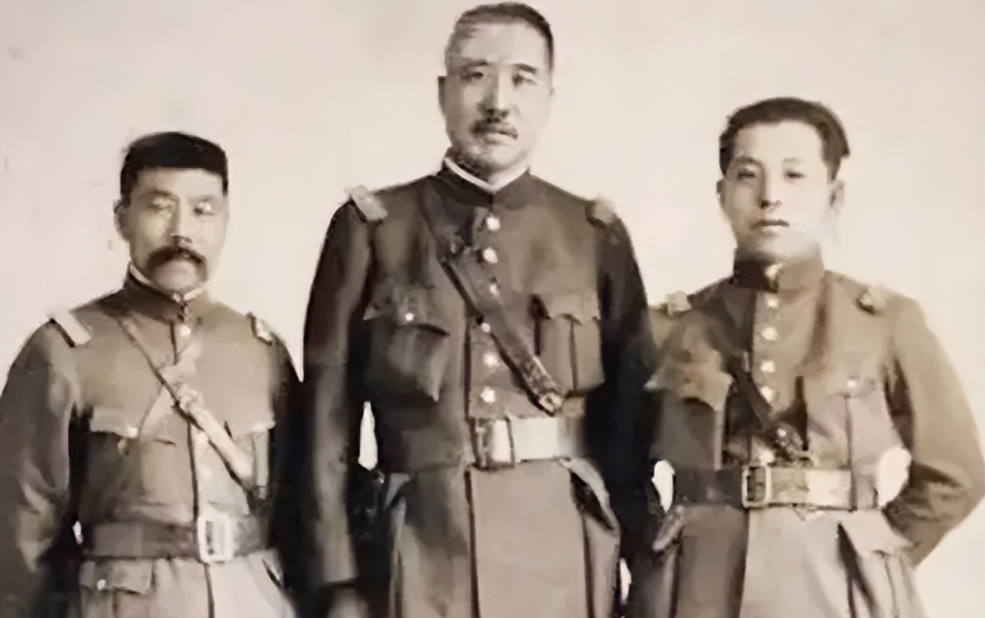 1920年，“狗肉将军”张宗昌娶14岁的朱宝霞为21姨太太。新婚夜，张宗昌喝的迷