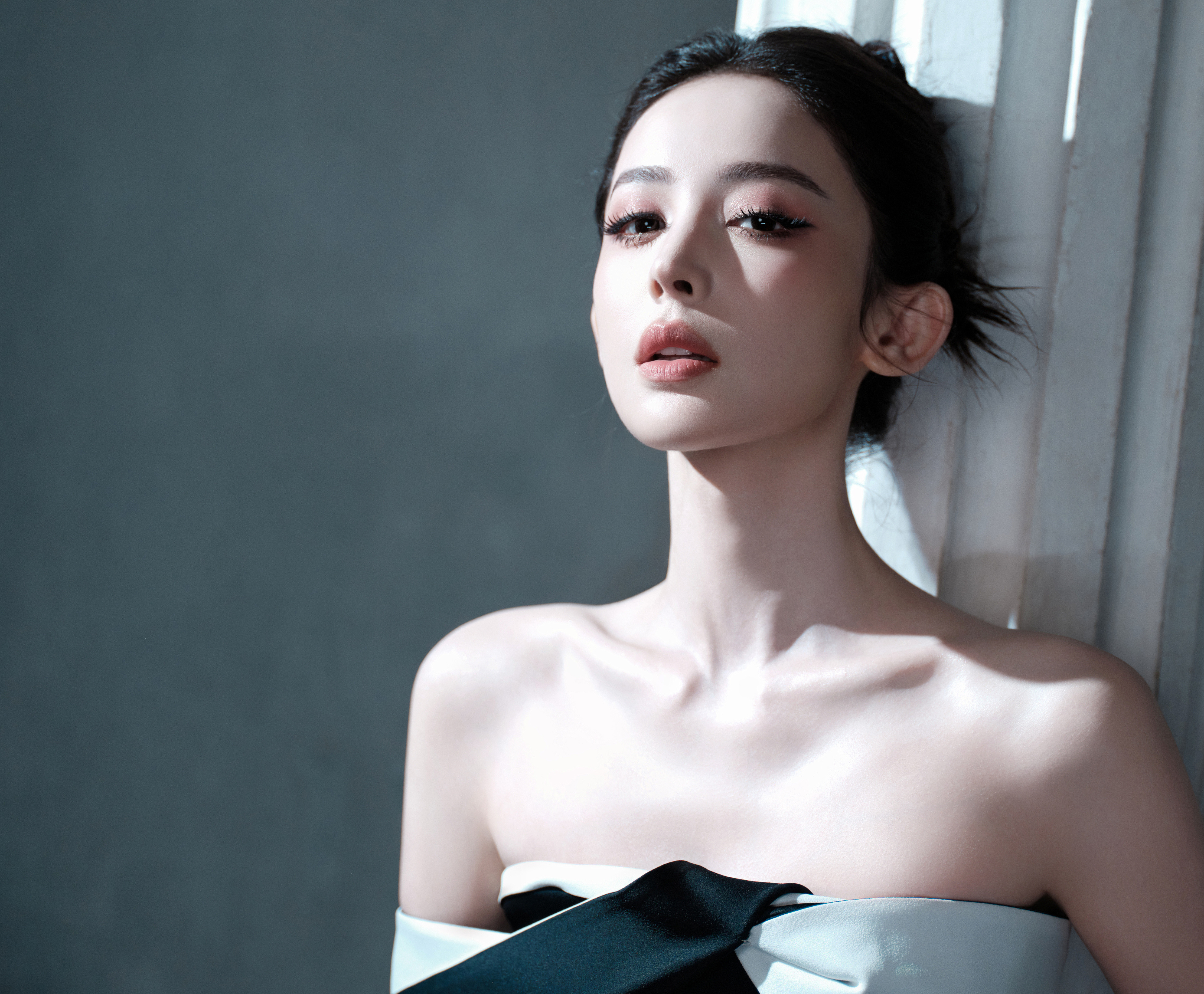👠古力娜扎依旧美貌