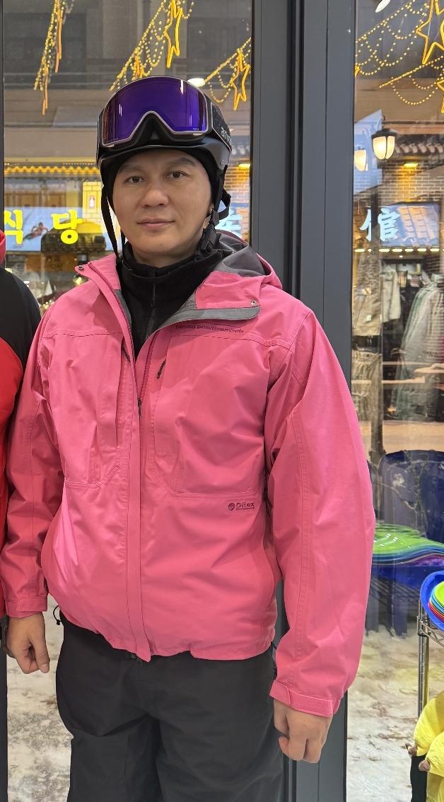 我闺蜜有幸去滑雪见过李晨，她给我说了一个大实话，说李晨不是屏幕上看到的那