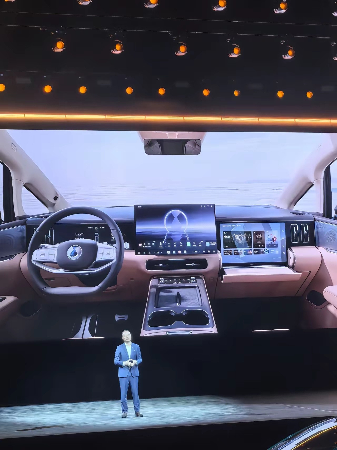 副驾折叠隐藏大屏太用心了