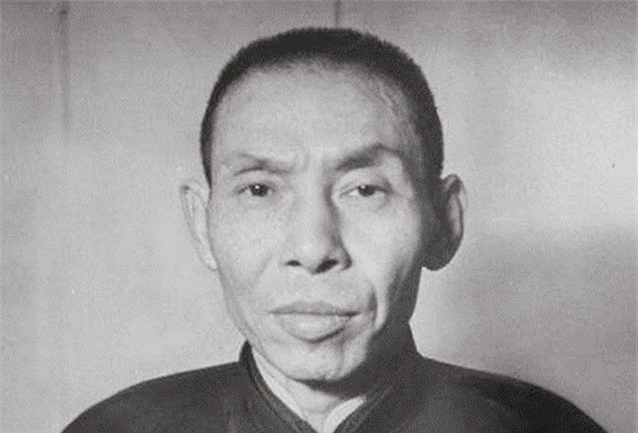 1951年，杜月笙卧床不起，就在他临终前最后一天，他让女儿去银行取一个保险柜。家