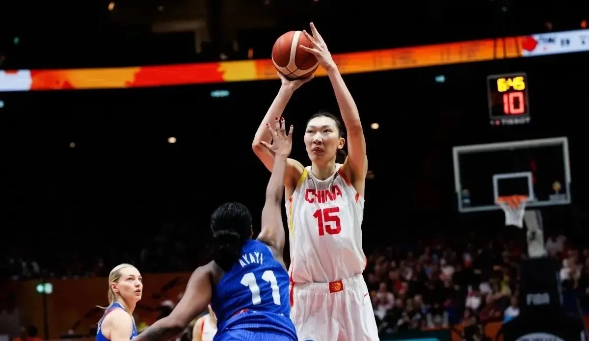 法国女篮教练谈韩旭：“韩旭不愧是WNBA的球员，确实是十分出色，她在我们的严防之下，一直能够得分，有