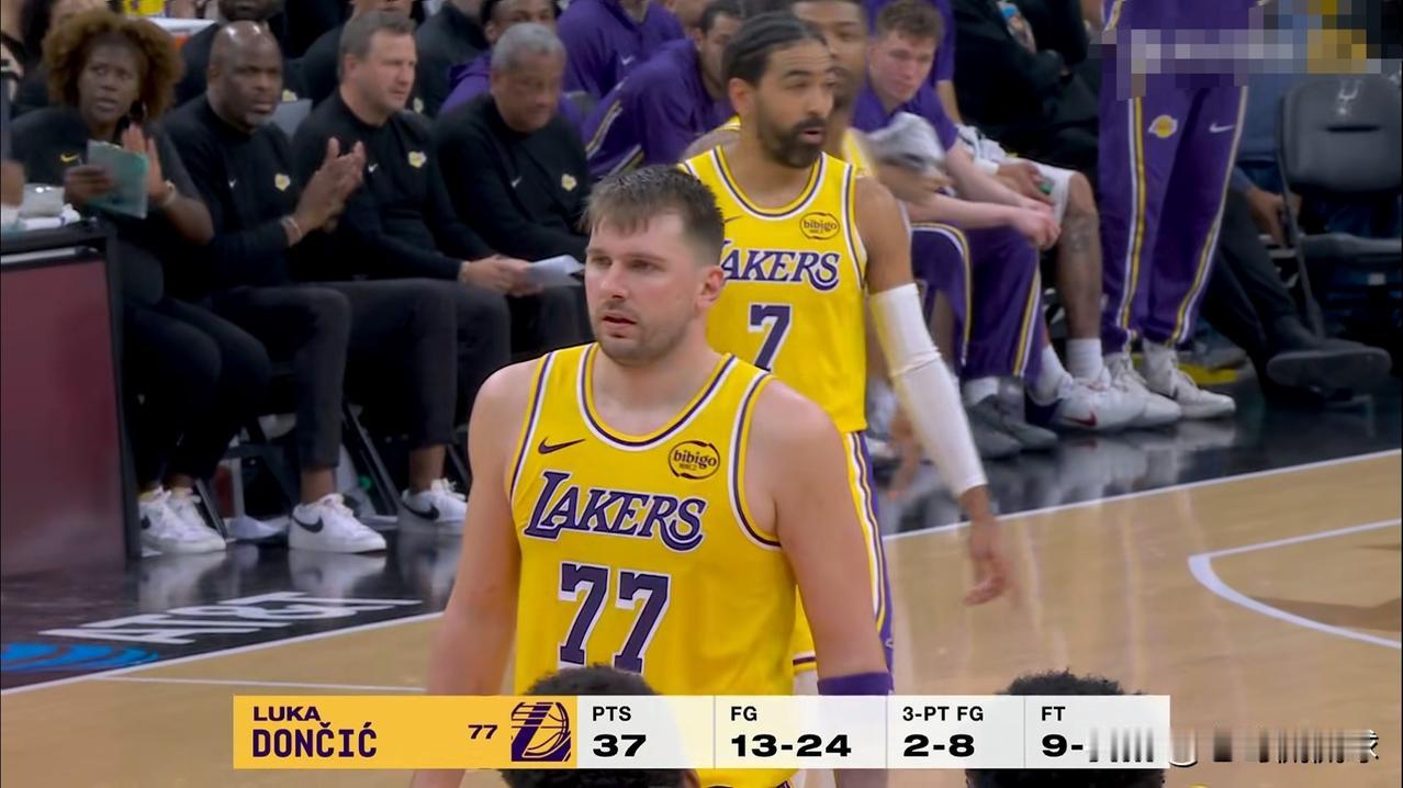 湖人超级球星东契奇正在慢慢的毁了篮球运动。在今天湖人客场以91:107不敌马刺的