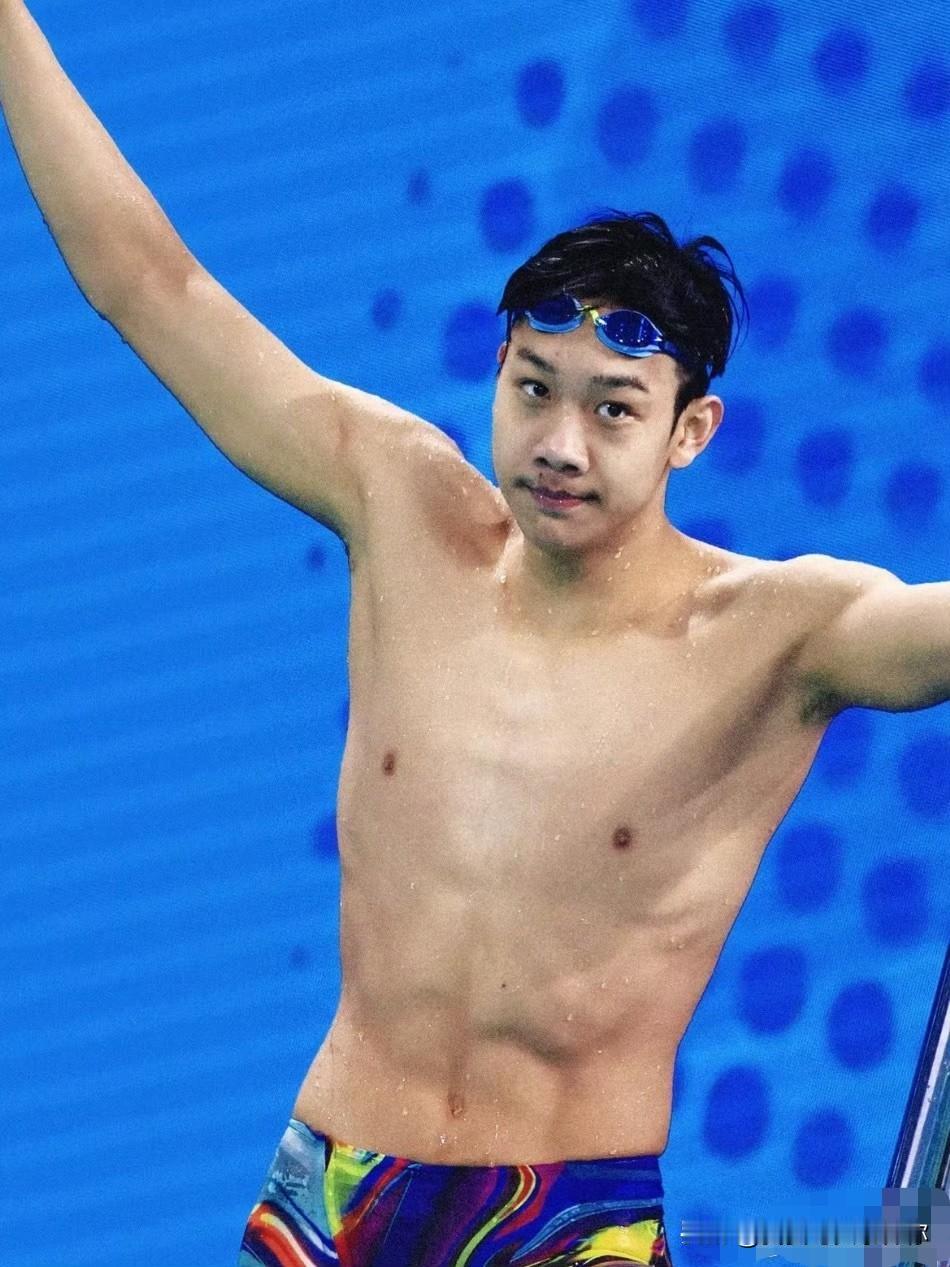 张展硕让普通家长看清现实你可以羡慕冠军之路但别硬走，真的走不通。这几天朋